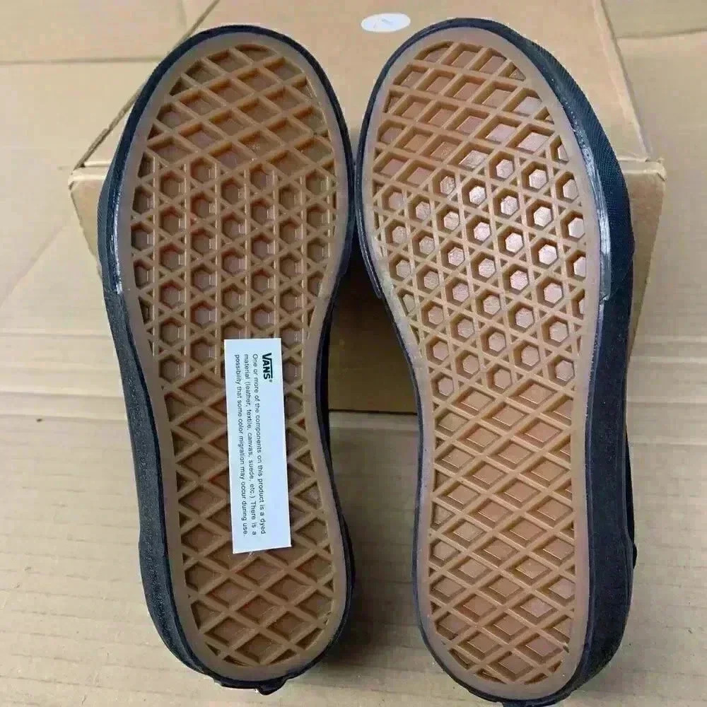 1345. NEW! Vans Black Kids US size 13 - Picture 4 of 4